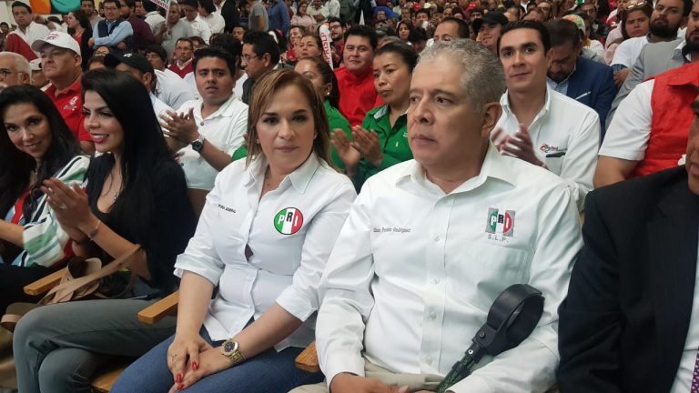 PRI ratifican a Elias Pesina y Yolanda Cepeda