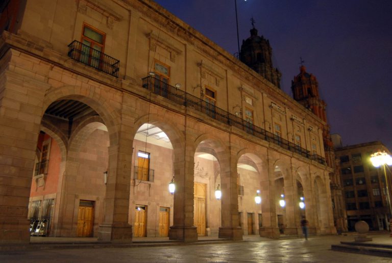 Ayuntamiento capitalino cierra una vez más puertas del Palacio Municipal