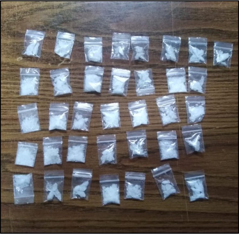 Policías Estatales aseguran varias dosis de marihuana y cristal