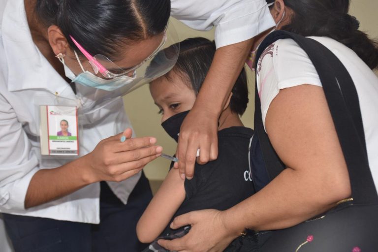 DIF de Soledad levó a cabo jornada de vacunación en guarderías