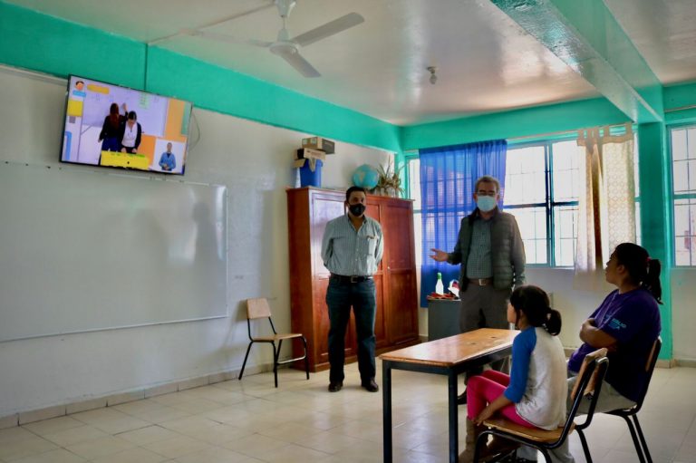 Habilita SEGE espacio con televisor para alumna en primaria Graciano Sánchez
