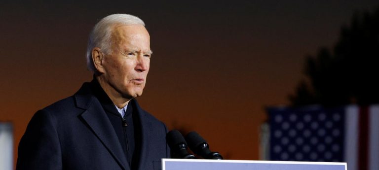 Biden homenajea a veteranos de guerra