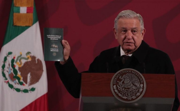 AMLO presenta Guía Ética para la Transformación de México