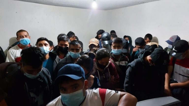 Rescatan a 44 migrantes centroamericanos en Ecatepec