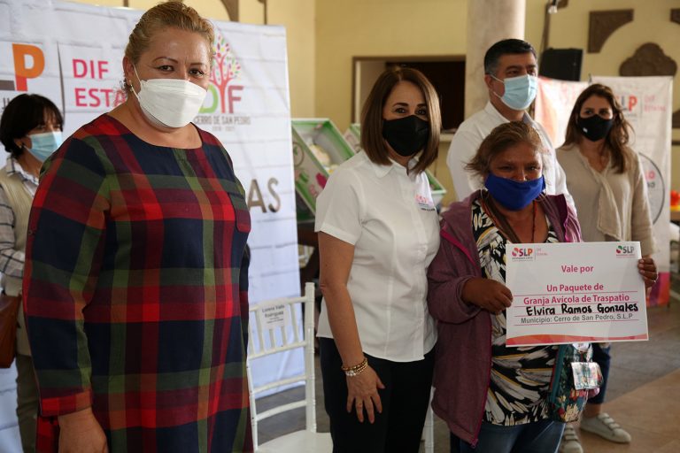 LVR entregó apoyos a familias en Cerro de San Pedro
