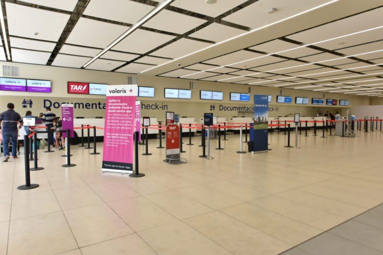 Incrementa tránsito de pasajeros en aeropuerto de SLP
