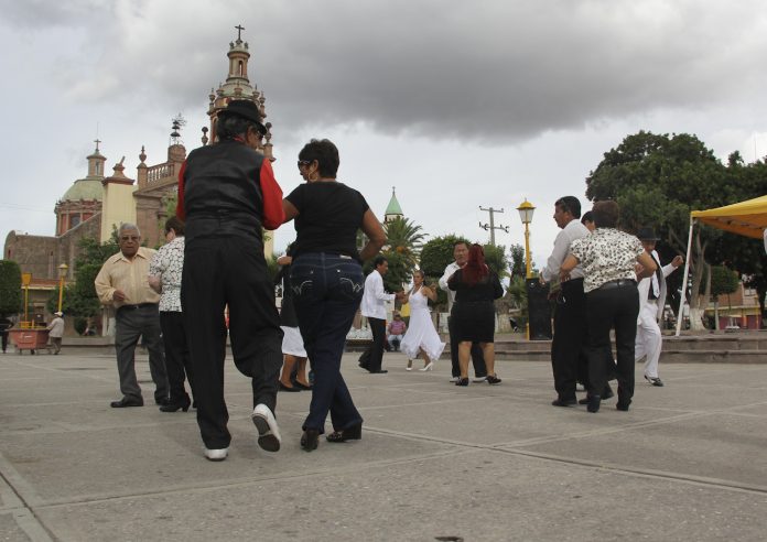 DOMINGO DE DANZON (391)