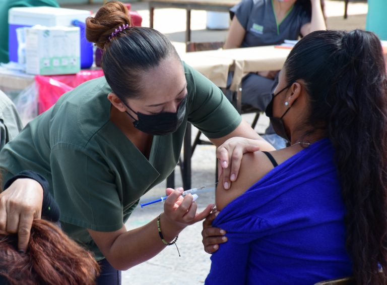 Cerca de 50 mil personas de 30 y más se vacunaron en Soledad