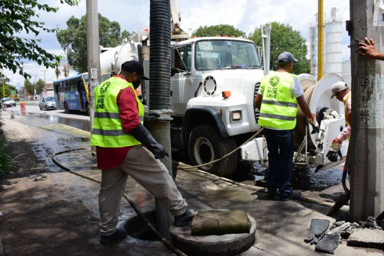 Con el uso del vactor, continúa limpieza de alcantarillas y drenajes en Soledad