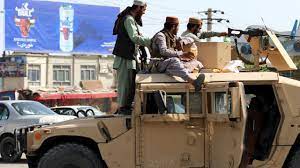 Talibanes anuncian “amnistía general” para los funcionarios estatales de Afganistán