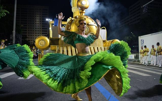 Tras ausencia por Covid-19, renace la fiesta con el carnaval de Río de Janeiro