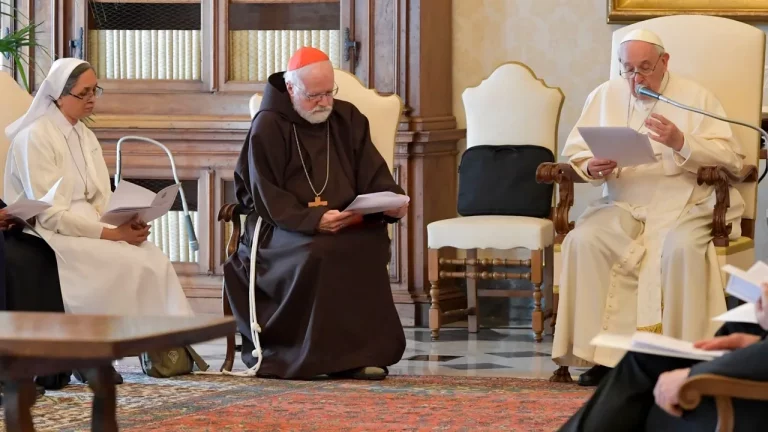 Papa Francisco: ‘Mi pierna no está bien, el médico me ha pedido que no camine’