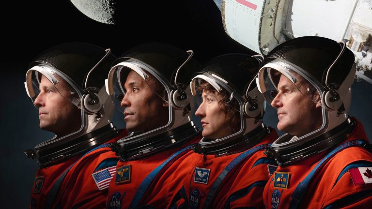 NASA presenta a los cuatro astronautas que viajarán alrededor de la Luna