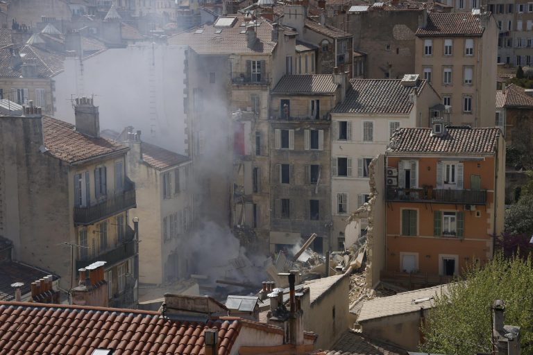 Derrumbe de edificio en Marsella deja 5 heridos y 8 desaparecidos