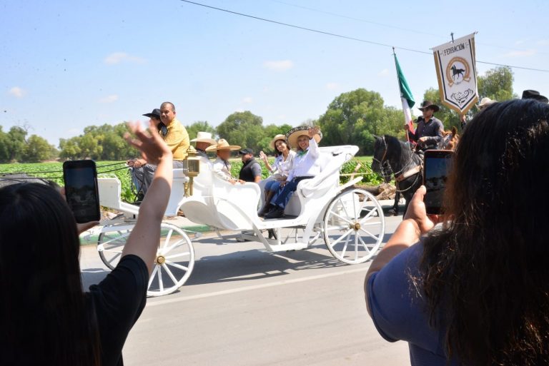 Con éxito se realizó la cabalgata de la Feria Nacional de la Enchilada en Soledad