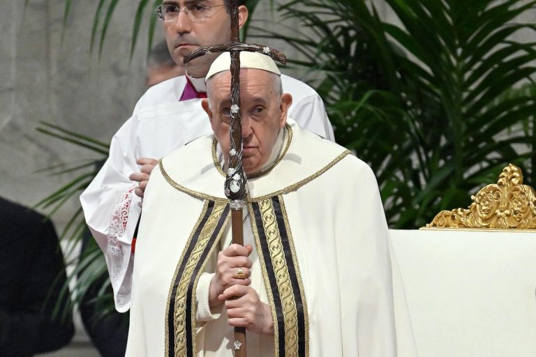 Papa Francisco pide a sacerdotes que eviten divisiones en la Iglesia