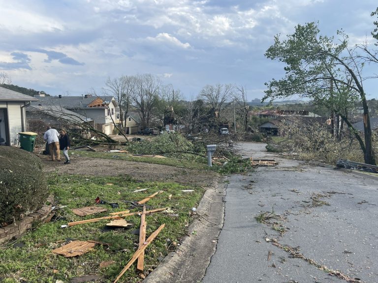 Al menos nueve muertos por tornados en el medio oeste y sur de Estados Unidos