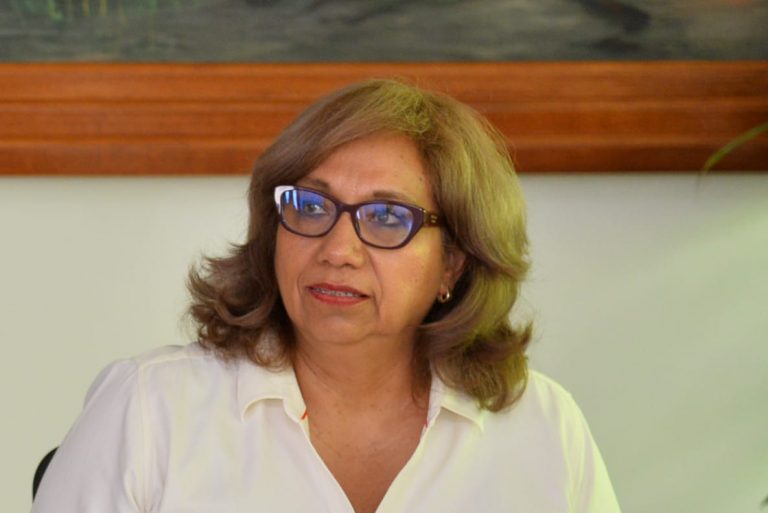 Leonor Noyola reitera resplado a la educación y labor docentes