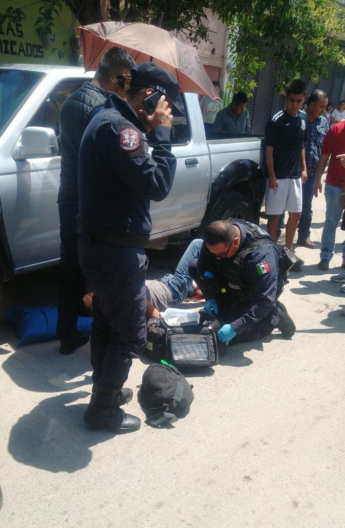 Oficiales y paramédicos de seguridad de Soledad atienden riña