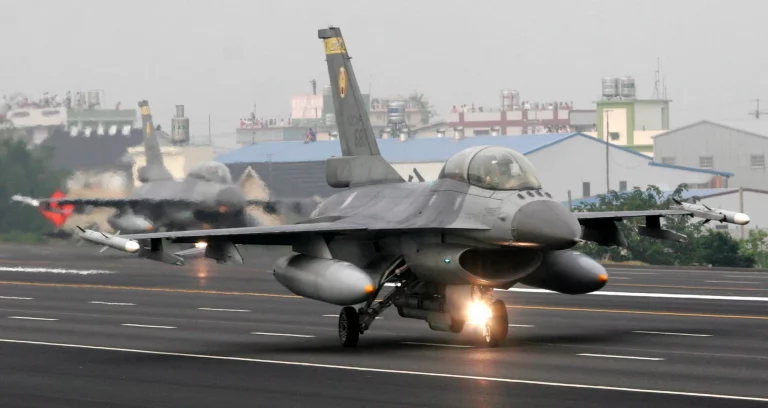 Occidente opta por incremento en la tensión en Ucrania con su intención de enviar F-16