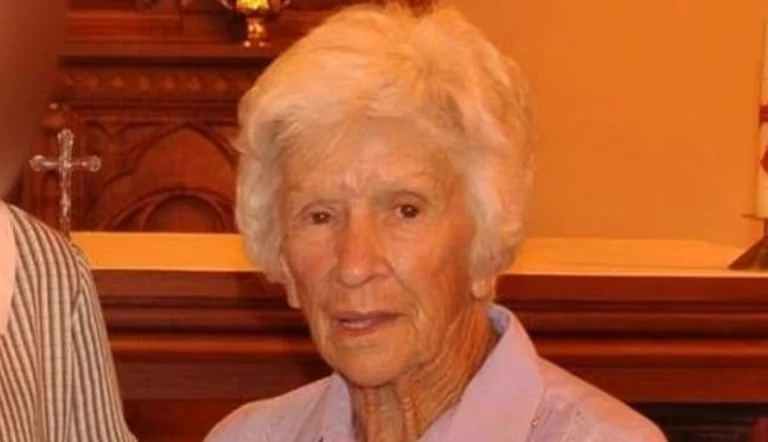 Suspenden a policía australiano que redujo con un táser a anciana de 95 años