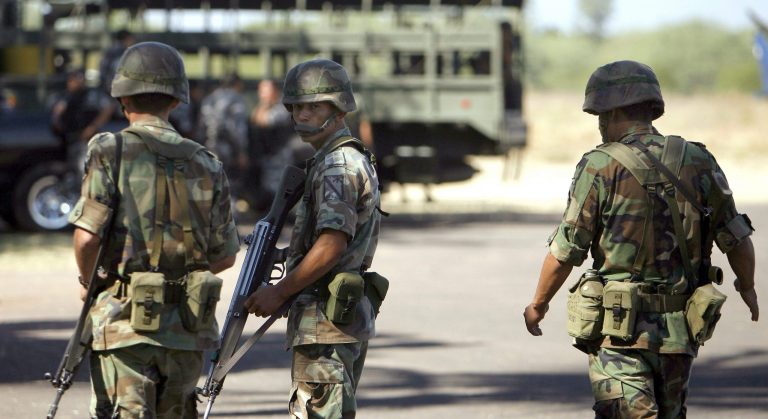 Abaten a ocho presuntos sicarios tras enfrentamiento en Michoacán