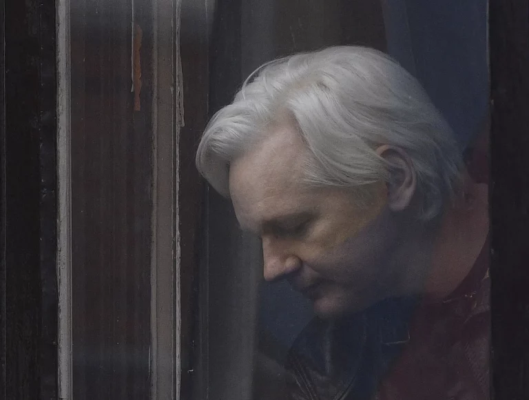 Julian Assange pide a Carlos III que lo visite en prisión