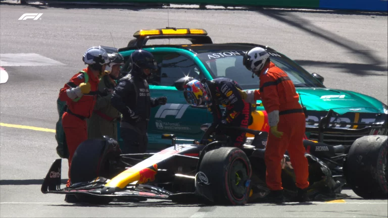 ‘Checo’ choca contra barrera y queda eliminado en la primera ronda de la qualy del GP de Mónaco