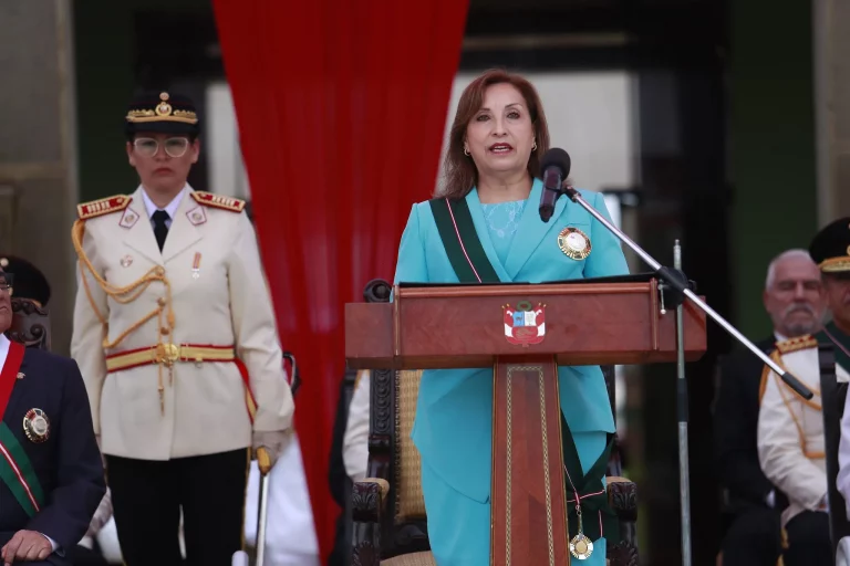 Presidenta de Perú declarará ante la Fiscalía por muertes en protestas