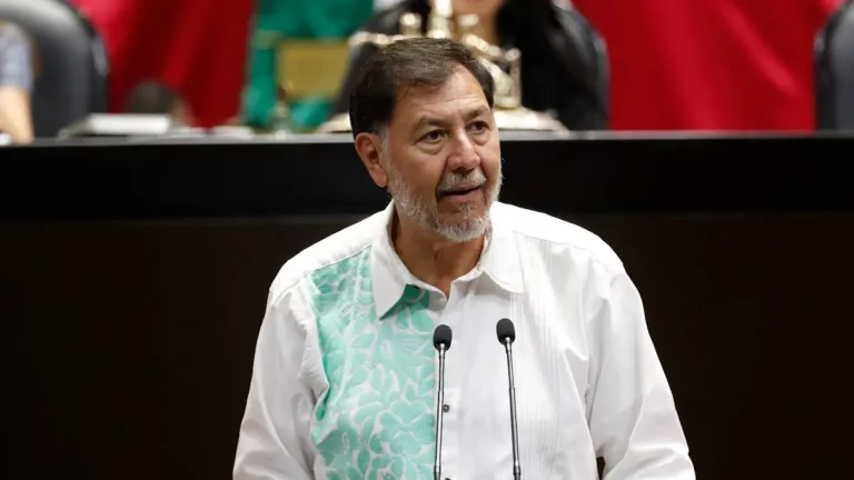 Fernández Noroña pide licencia como diputado federal