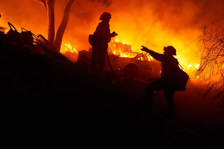 Incendio en Chile deja al menos 20 personas damnificadas y 10 casas destruidas