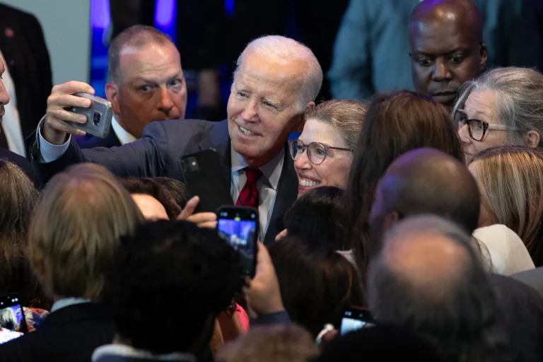 Biden coloca el derecho al aborto en el centro de su campaña para 2024