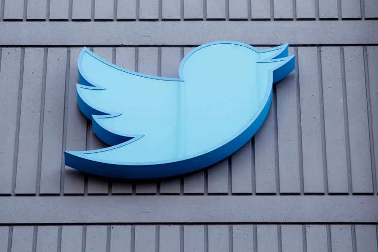 Discográficas denuncian a Twitter por violación “masiva” de la propiedad intelectual