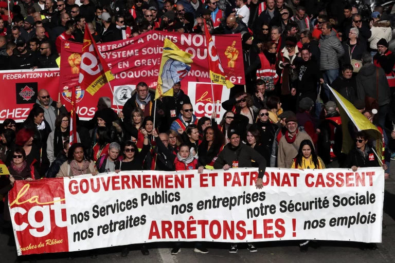 Protestas contra reforma a pensiones vuelven a las calles de Francia