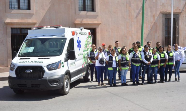 Leonor Noyola pone en marcha nueva ambulancia