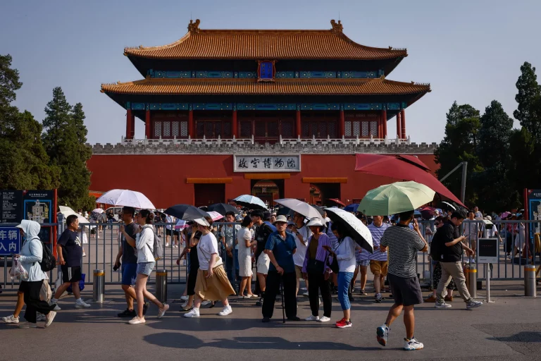China renueva alerta naranja por las altas temperaturas