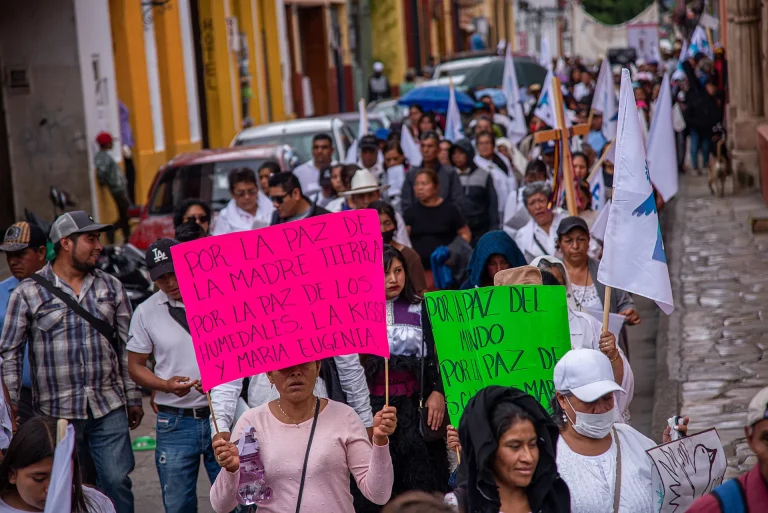 Indígenas marchan en Chiapas contra la creciente violencia