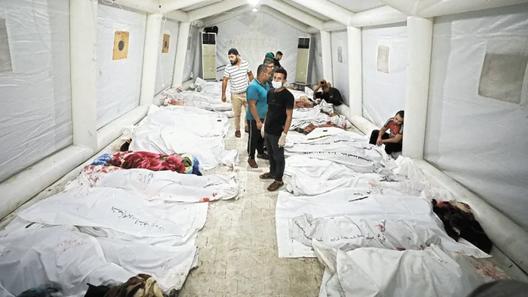 Crimen de guerra en hospital de Gaza genera indignación