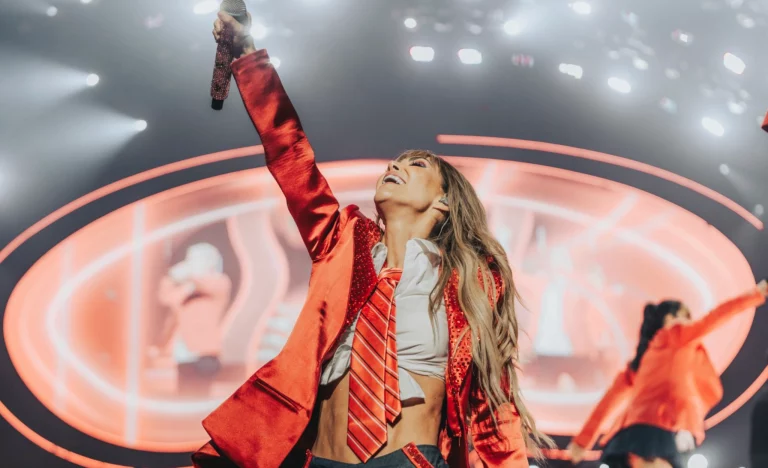 Anahí deja concierto de RBD en Brasil por una infección renal “grave”