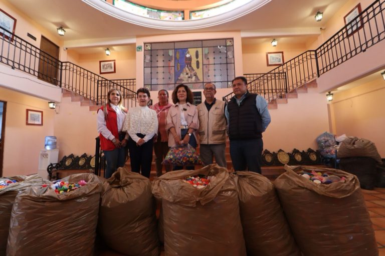 Gobierno Municipal entrega más de 300 kilos de tapitas, en apoyo a la lucha contra el cáncer infantil y cuidado al medio ambiente
