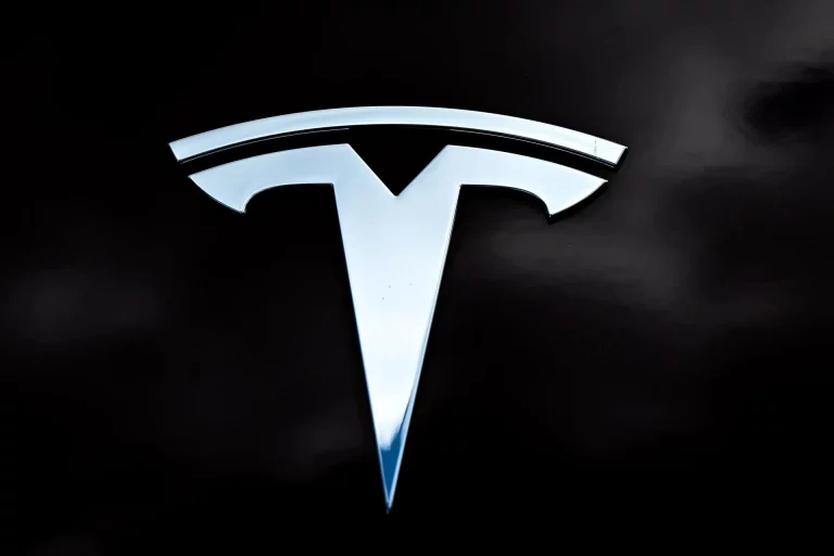 Tesla construirá su planta en México después de empezar a producir su nuevo auto en Texas  