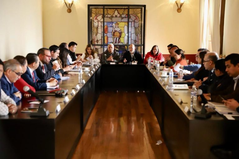 Alcalde Enrique Galindo informa a Cabildo avances de la entrega-recepción de Aguas del Poniente