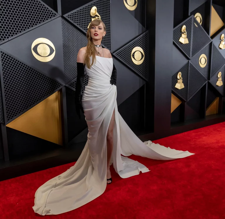 Taylor Swift es la primera artista en ganar cuatro veces el Grammy al álbum del año