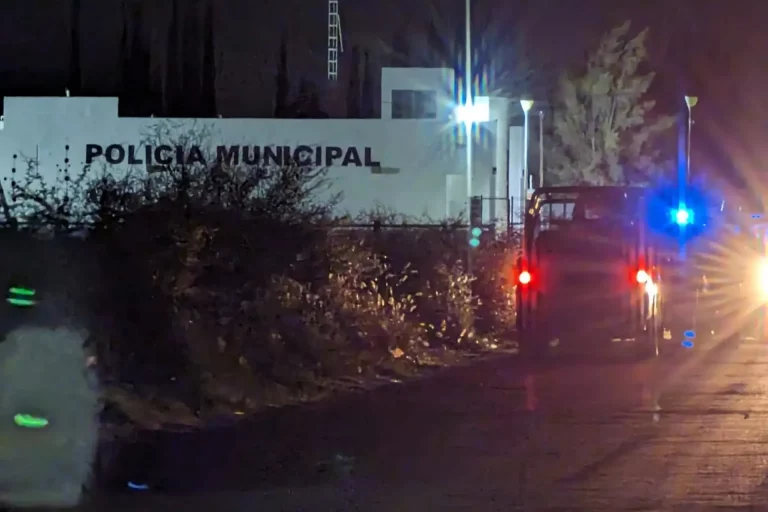 Comando ataca comandancia de la Policía de Celaya, Guanajuato