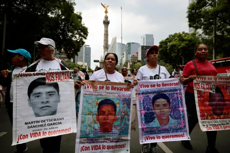López Obrador dice que es probable no hallar a jóvenes de Ayotzinapa y que le “dolería”