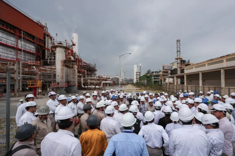 AMLO asegura que refinería de Cadereyta, en Nuevo León, no contamina