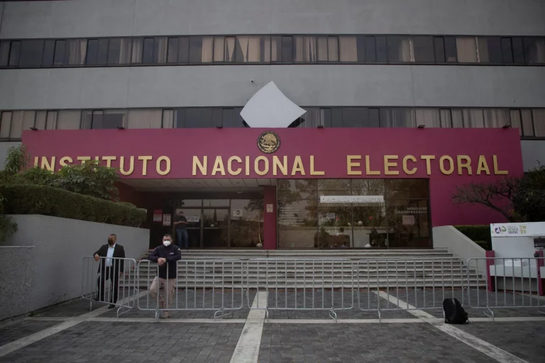 INE invita a ciudadanos a enviar preguntas para el primer debate presidencial