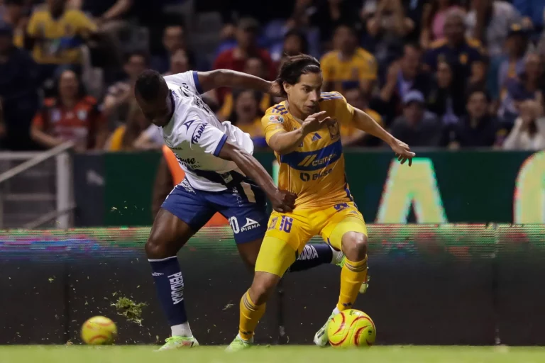 Tigres derrota al Puebla y asciende al tercer lugar