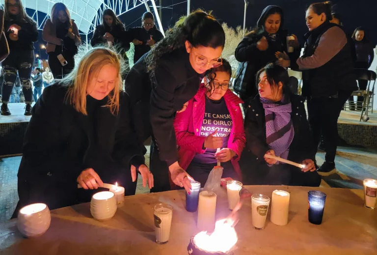 Honran a mujeres asesinadas en Ciudad Juárez, epicentro de los feminicidios en México