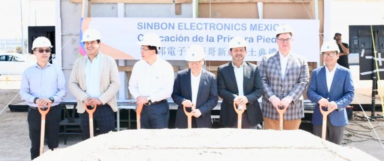 COLOCAN PRIMERA PIEDRA DE LA EMPRESA SINBON ELECTRONICS MÉXICO